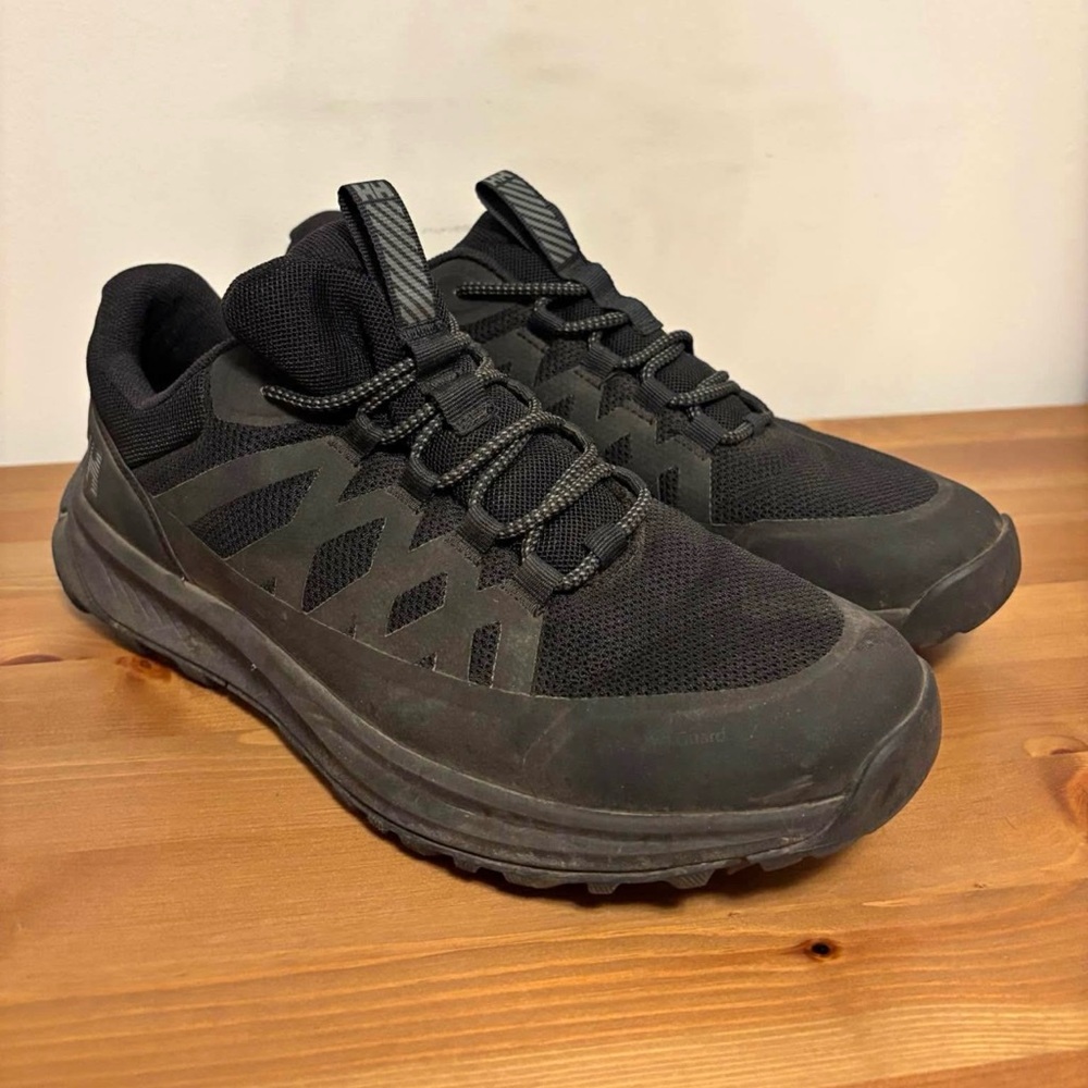 Men's Black Athletic Shoes
